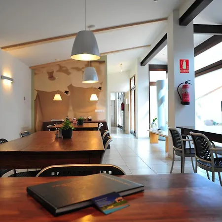 Mas Montbrio Belvedere Kır Evi *